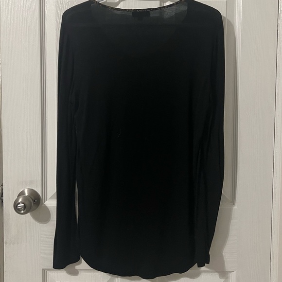 (3 for $15) Woman’s Top - Picture 2 of 4